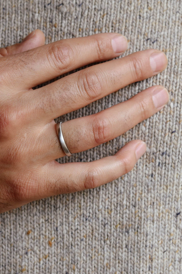 Classic Hoop Brushed 4mm