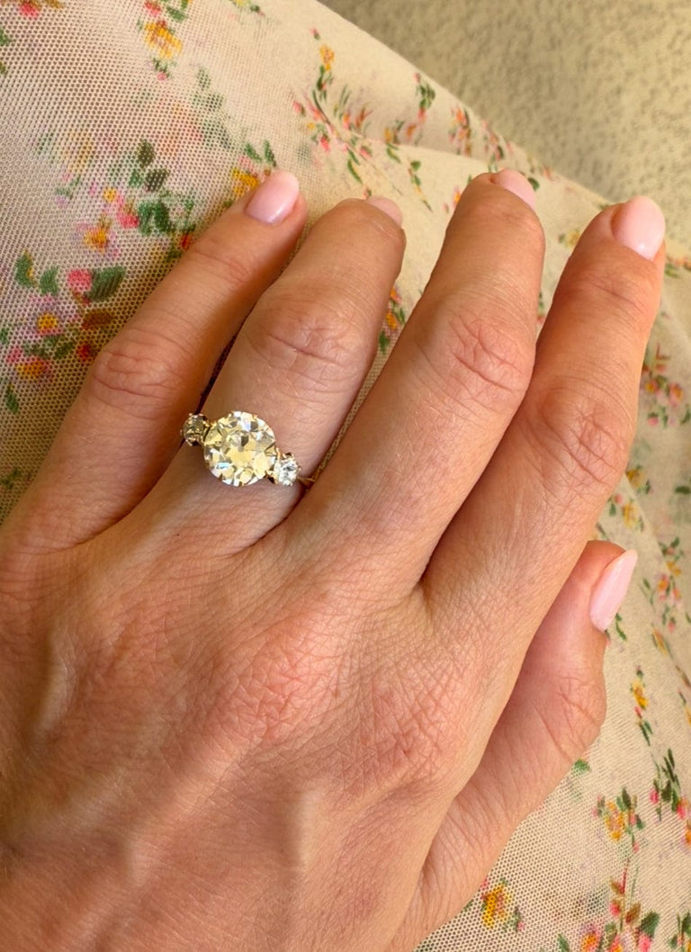 Victorian 2.70 Carat Old European Cut Diamond Center Three Stone Engagement Ring